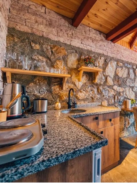 listing card gallery