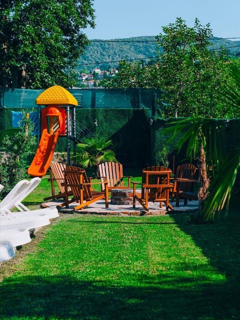 listing card gallery