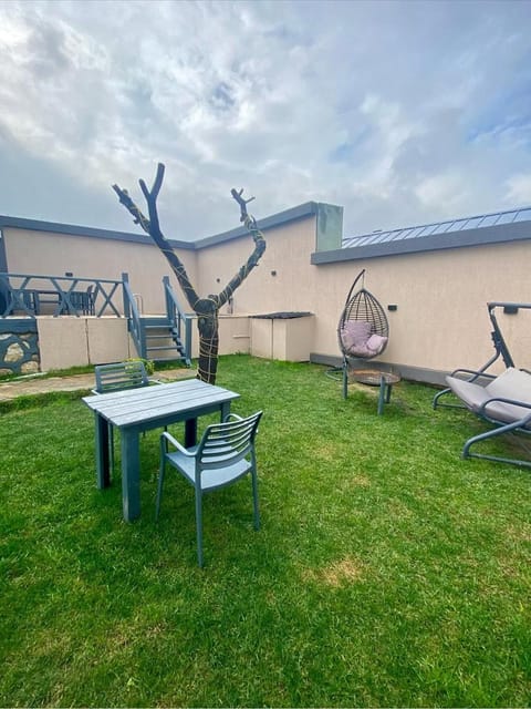 listing card gallery