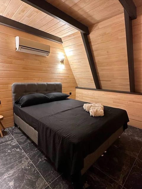 listing card gallery