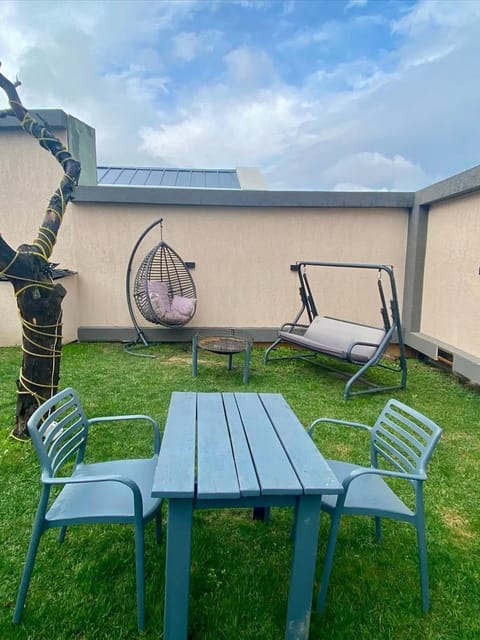 listing card gallery