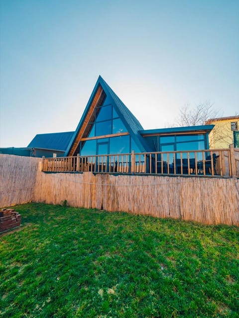 listing card gallery