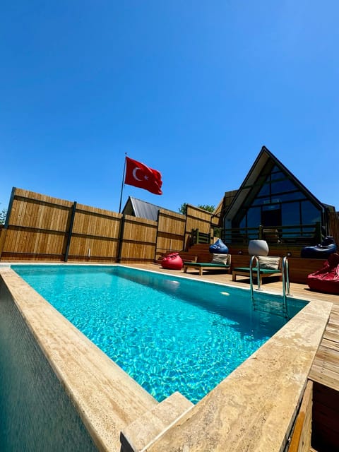 listing card gallery