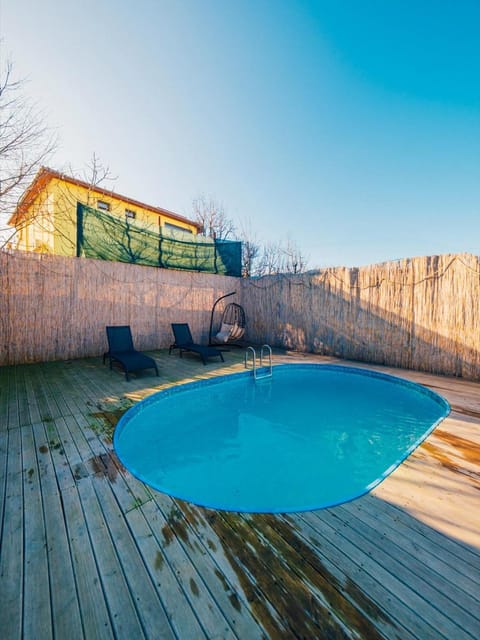 listing card gallery