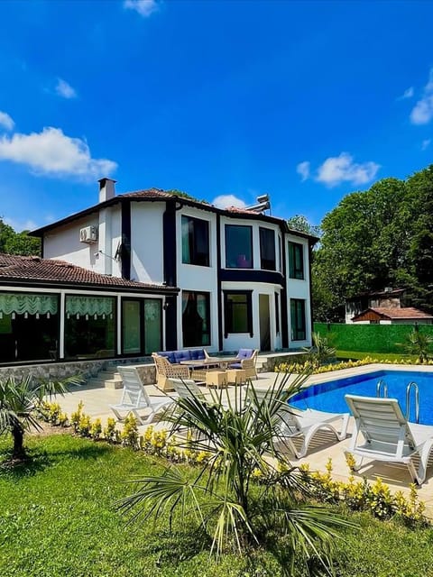 listing card gallery