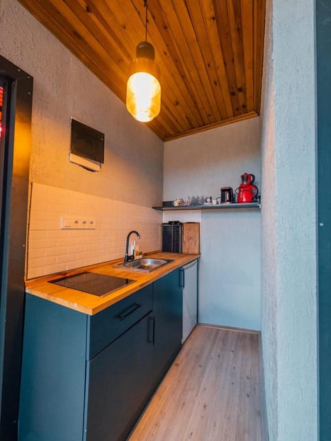 listing card gallery