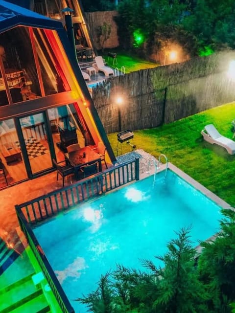 listing card gallery