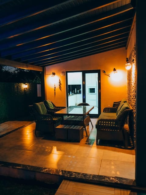 listing card gallery