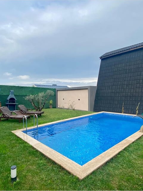 listing card gallery