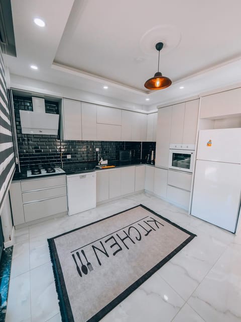 listing card gallery