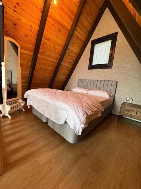 listing card gallery