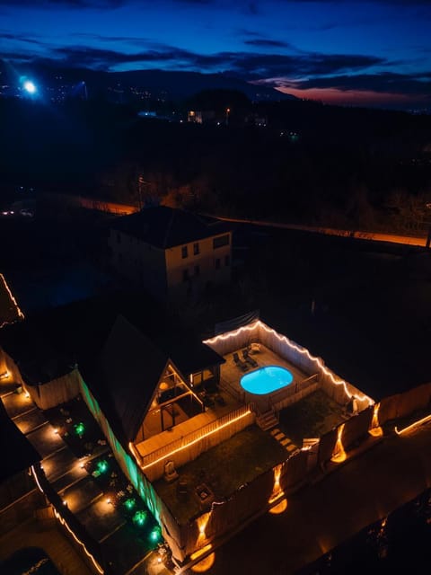 listing card gallery