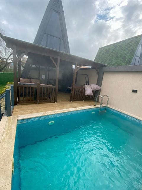 listing card gallery