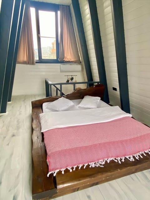 listing card gallery