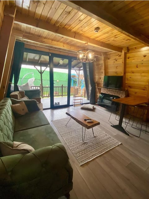 listing card gallery