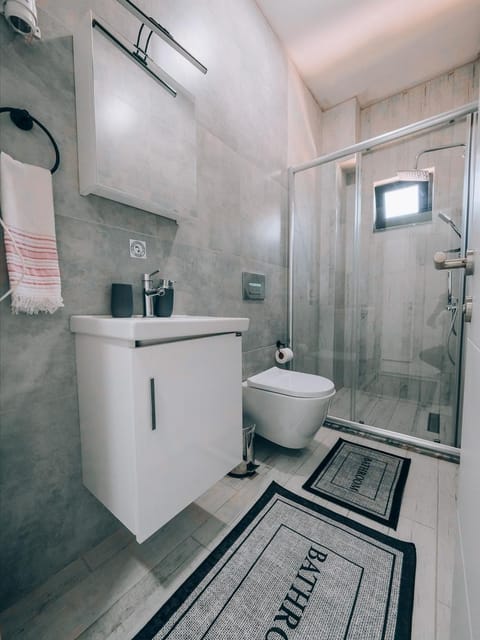 listing card gallery