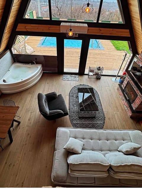 listing card gallery