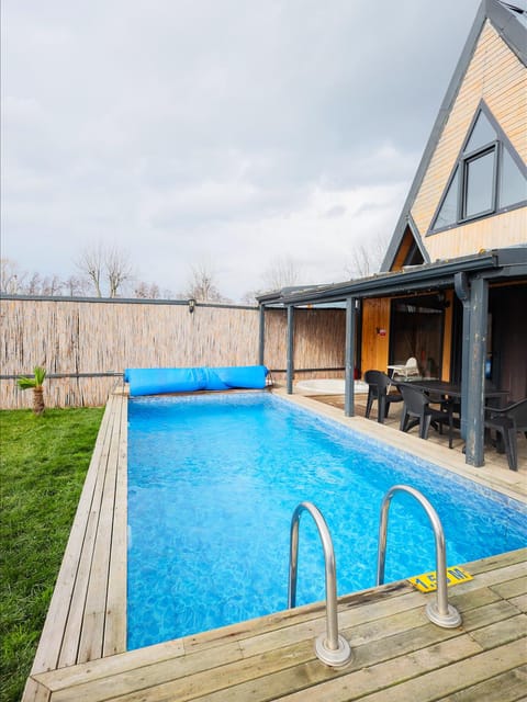 listing card gallery