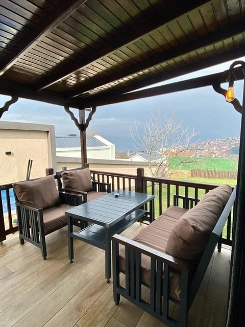 listing card gallery