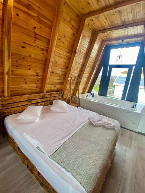 listing card gallery