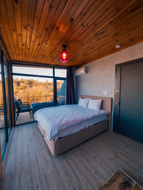 listing card gallery