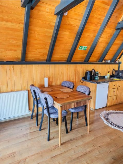 listing card gallery