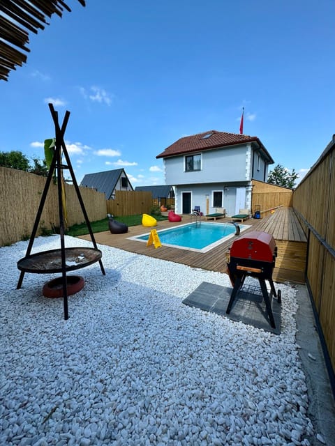 listing card gallery