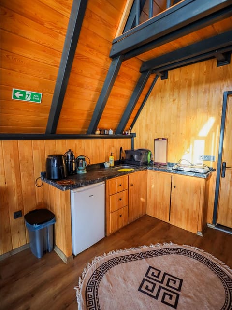 listing card gallery