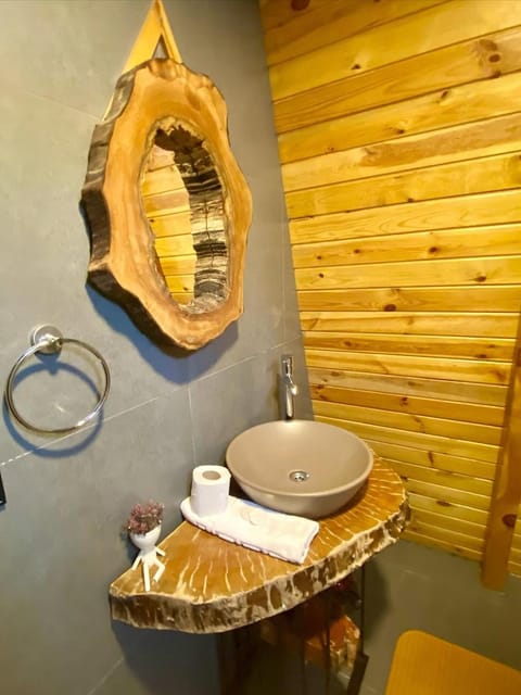 listing card gallery