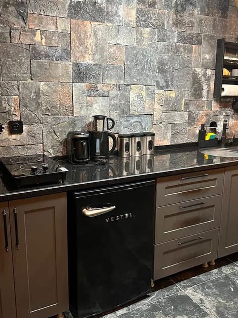 listing card gallery