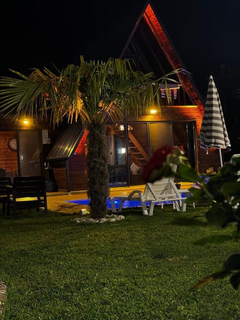 listing card gallery
