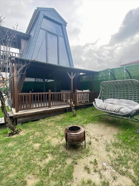 listing card gallery