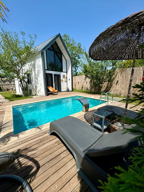 listing card gallery