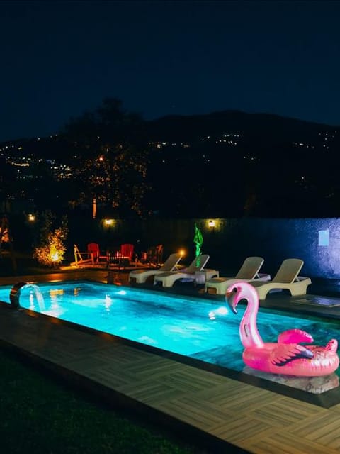 listing card gallery