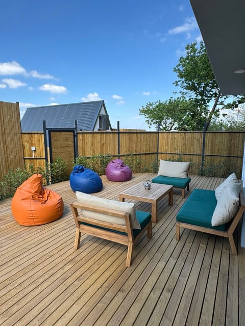 listing card gallery