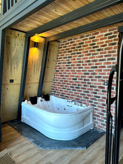 listing card gallery