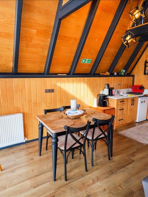 listing card gallery