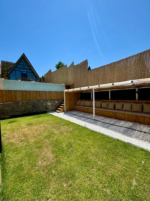 listing card gallery