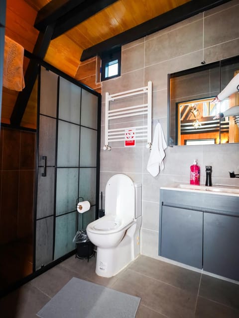 listing card gallery