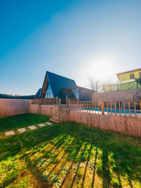 listing card gallery