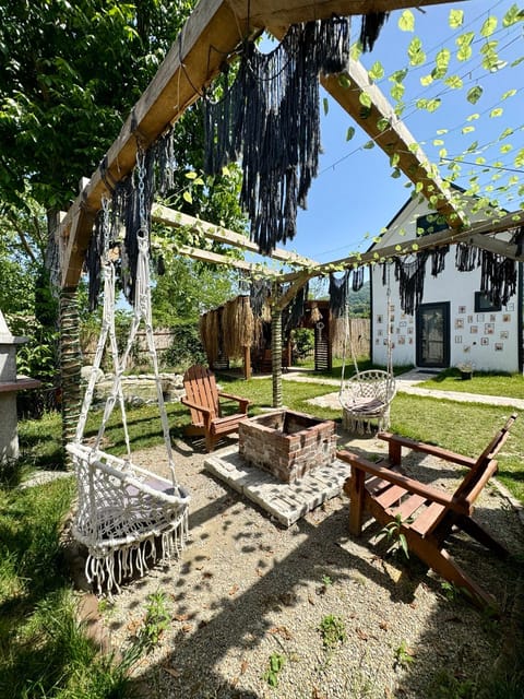 listing card gallery