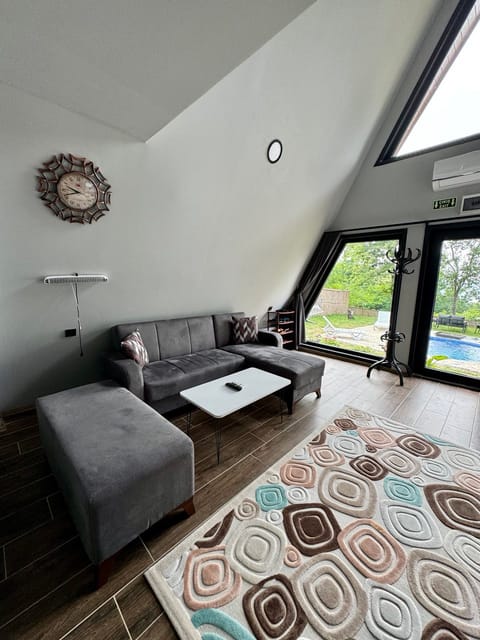 listing card gallery