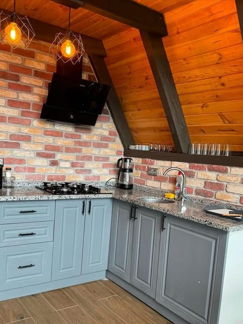 listing card gallery